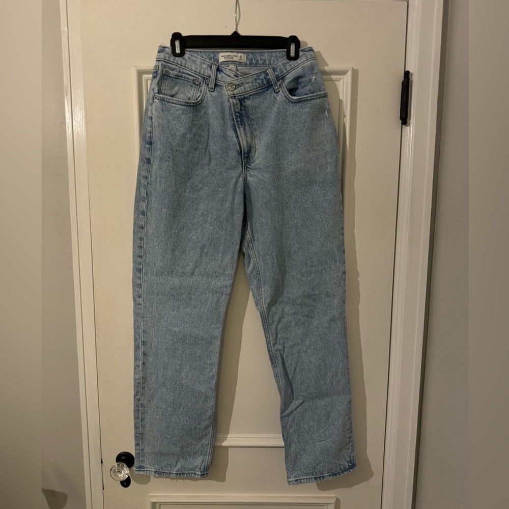 A&F Women’s - The 90s Straight Ultra High Rise